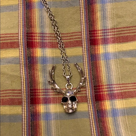Antler skull necklace - Picture 2 of 2